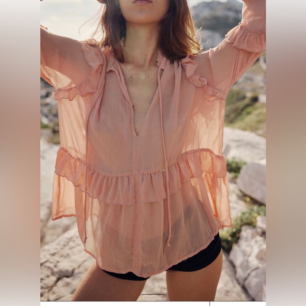 Zara Wrinkle Effect ruffle blouse Size Small‎